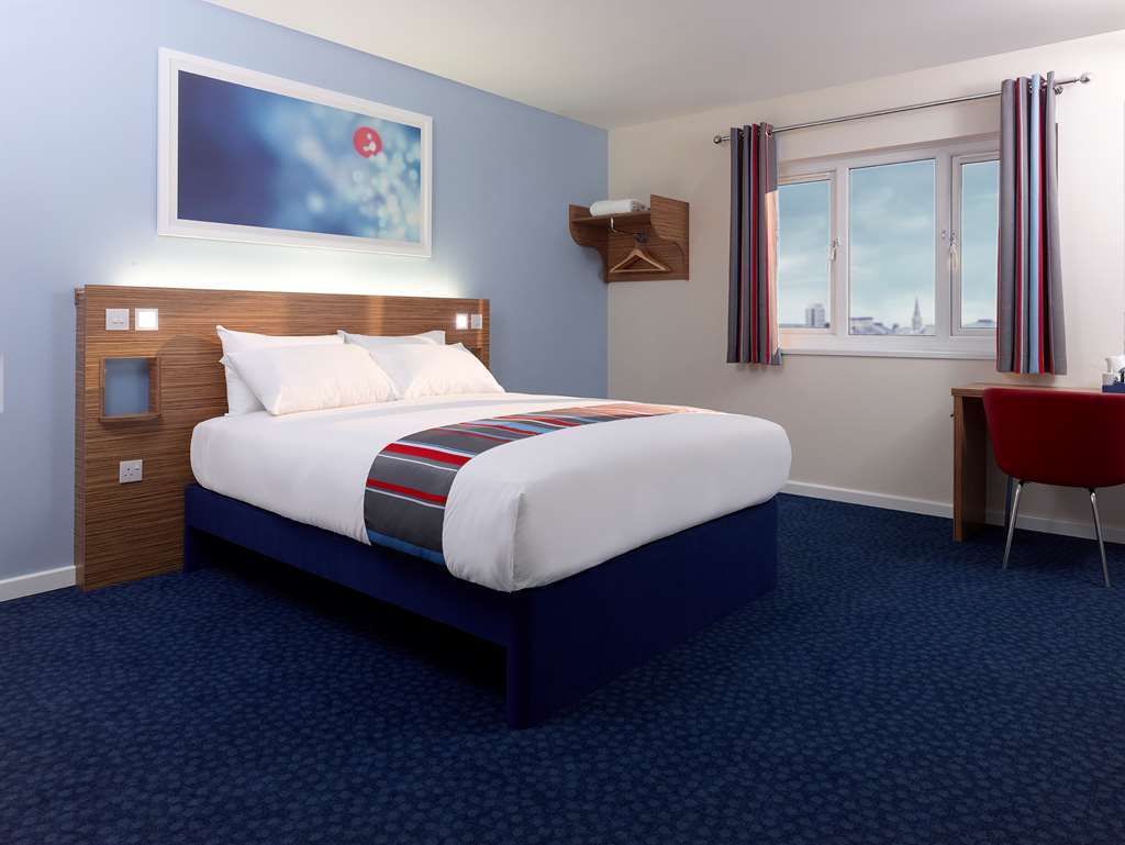 Travelodge Birmingham Oldbury Олдбъри Стая снимка