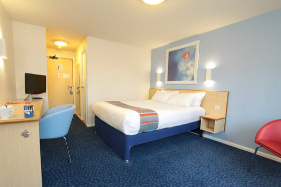 Travelodge Birmingham Oldbury Олдбъри Стая снимка