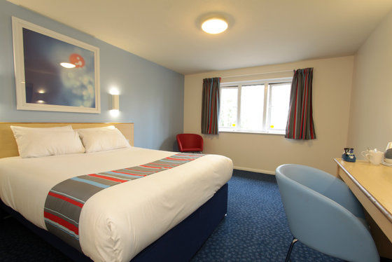Travelodge Birmingham Oldbury Олдбъри Стая снимка