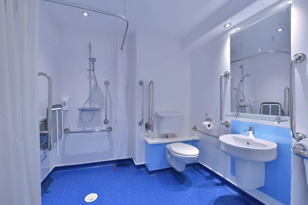 Travelodge Birmingham Oldbury Олдбъри Стая снимка